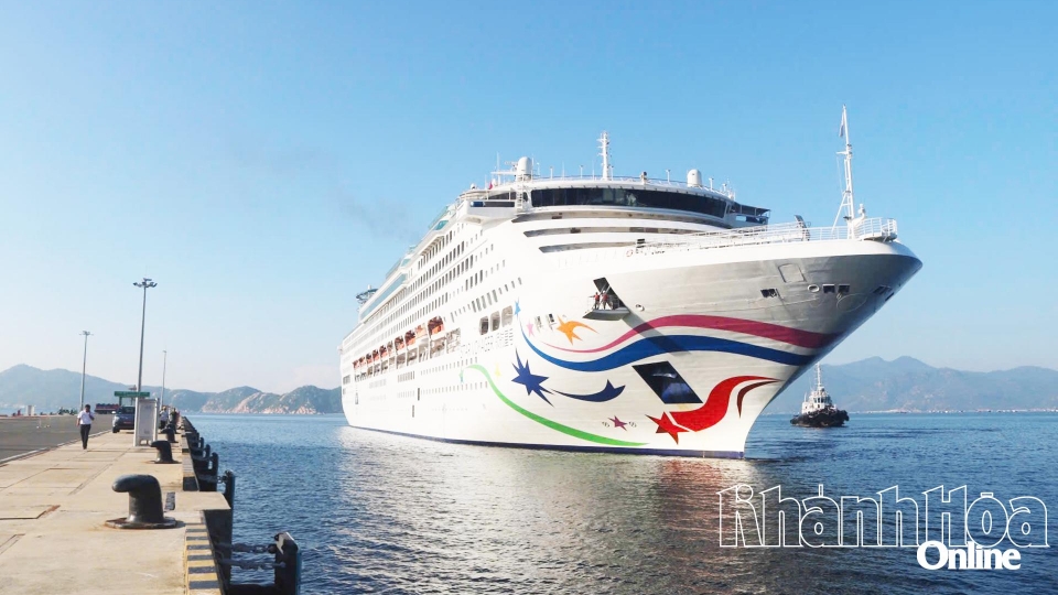 Khanh Hoa welcomes Star Voyager cruise ship with 1,000 tourists